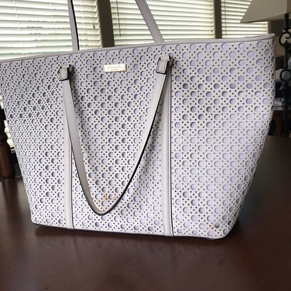 Kate Spade Handbags - Kate Spade White Summer Tote